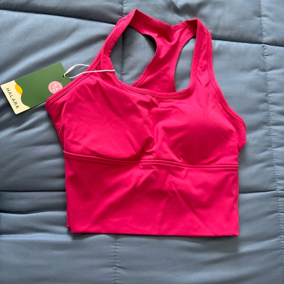 NWT Halara Softlyzero™ Plush U Neck Racerback Cut Out Cropped Tank Top Medium - Picture 3 of 9